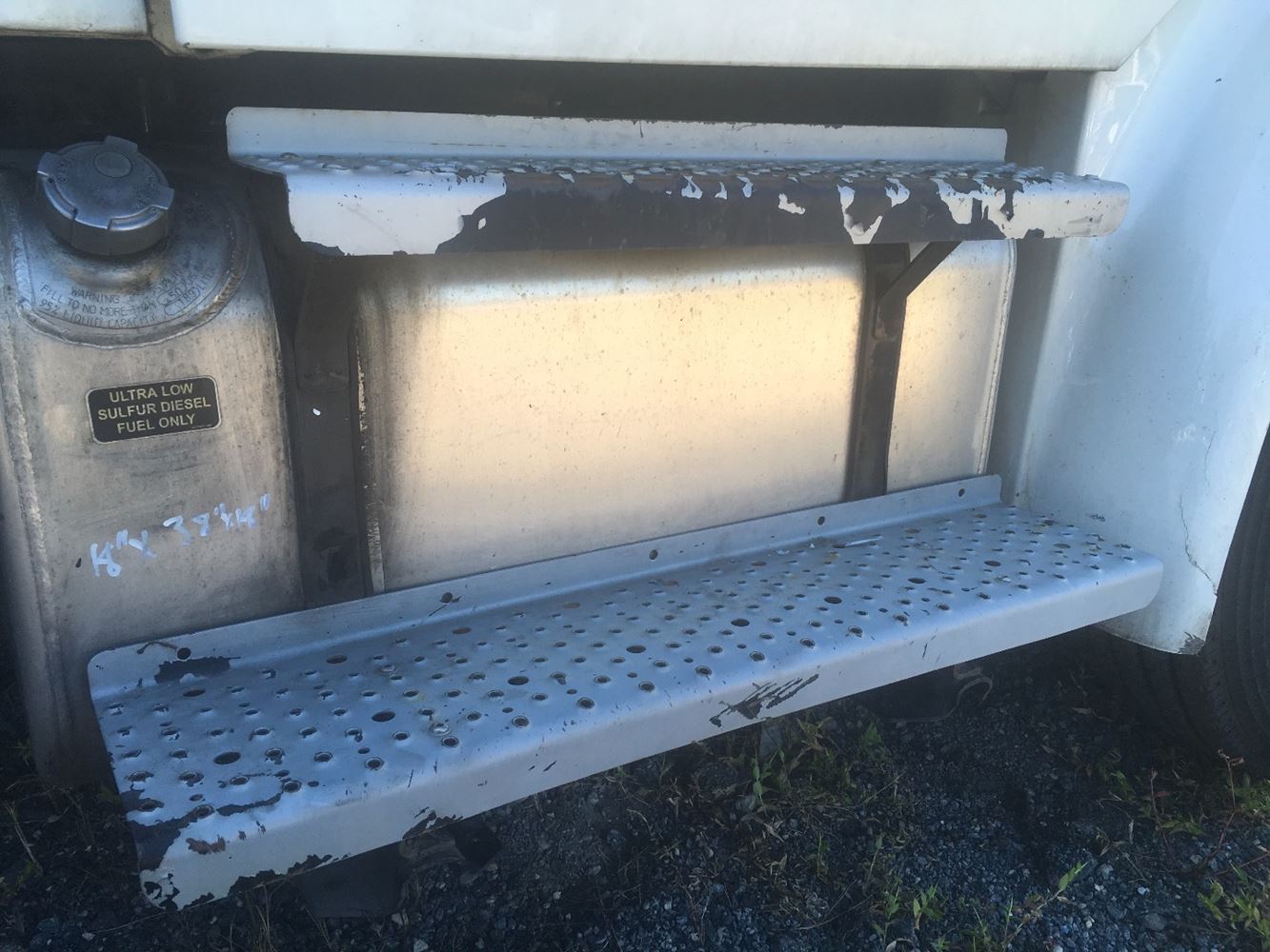 2008 Sterling ACTERRA (Stock P8446) Fuel Tank Straps TPI