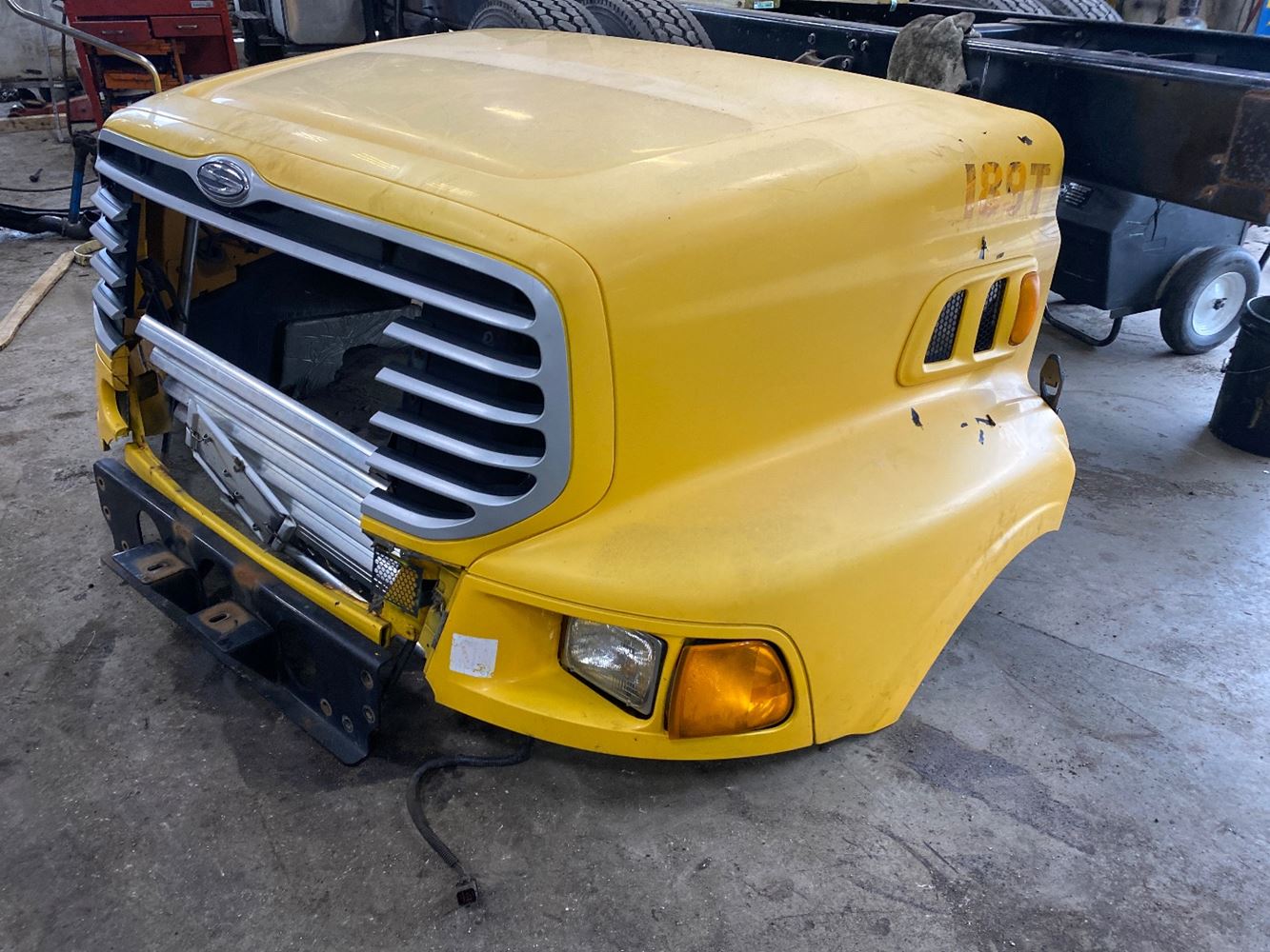 2008 STERLING L9500 HOOD FOR SALE #721745 | MD