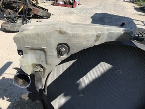 Used 2009 Freightliner COLUMBIA 120 Coolant Reservoir (Stock #P-18536)) Part Image