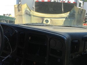 Used 2009 GMC C5500 Windshield Glass (Stock #P-8479)) Part Image