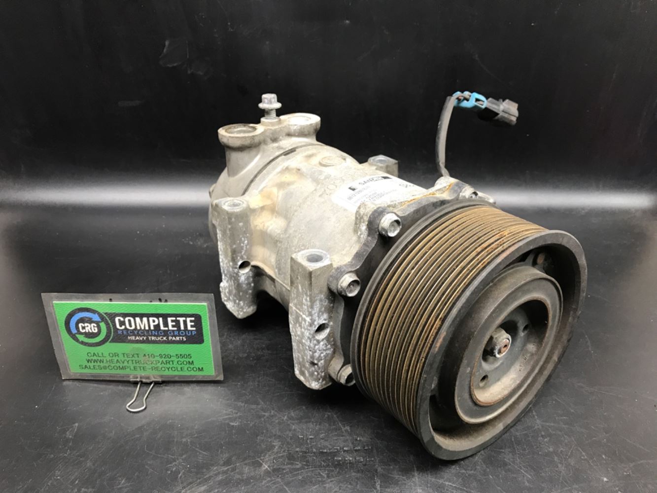 OEM A//C Compressor fits Kenworth T660 T800// Peterbilt 365 367 T700 UQ 384.