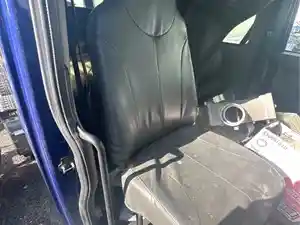 Used 2010 International 8600 Seat (Stock #P-33778)) Part Image
