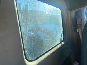 Used 2012 Freightliner Cascadia 113 Back Window (Stock #P-13032)) Part Image