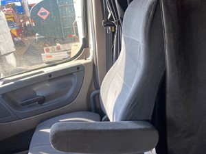 Used 2012 Freightliner Cascadia 125 Seat (Stock #P-13650)) Part Image
