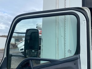 Used 2012 Mitsubishi FEC92S Door Window (Stock #P-23743)) Part Image