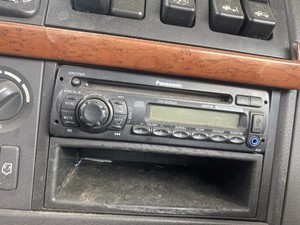 Used 2012 Volvo VNM Radio (Stock #P-15670)) Part Image