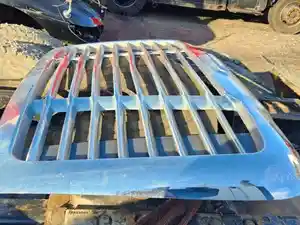 Used 2013 Freightliner Cascadia 125 Grille (Stock #P-38941)) Part Image