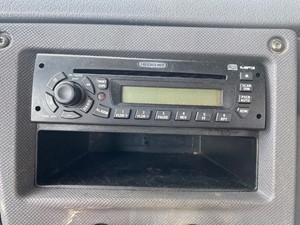 Used 2013 Freightliner Cascadia 125 Radio (Stock #P-14851)) Part Image