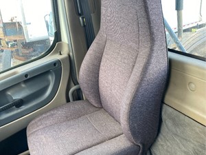 Used 2013 Freightliner Cascadia 125 Seat (Stock #P-27398)) Part Image
