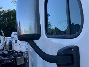 Used 2013 Freightliner Cascadia 125 Side View Mirror Image
