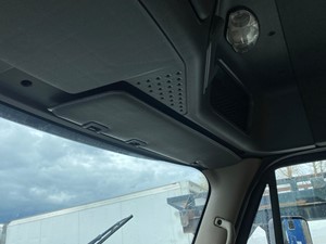 Used 2013 Freightliner Cascadia 125 Sun Visor (Stock #P-15310)) Part Image