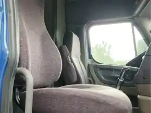 Used 2013 Freightliner Cascadia 132 Seat (Stock #P-50070)) Part Image