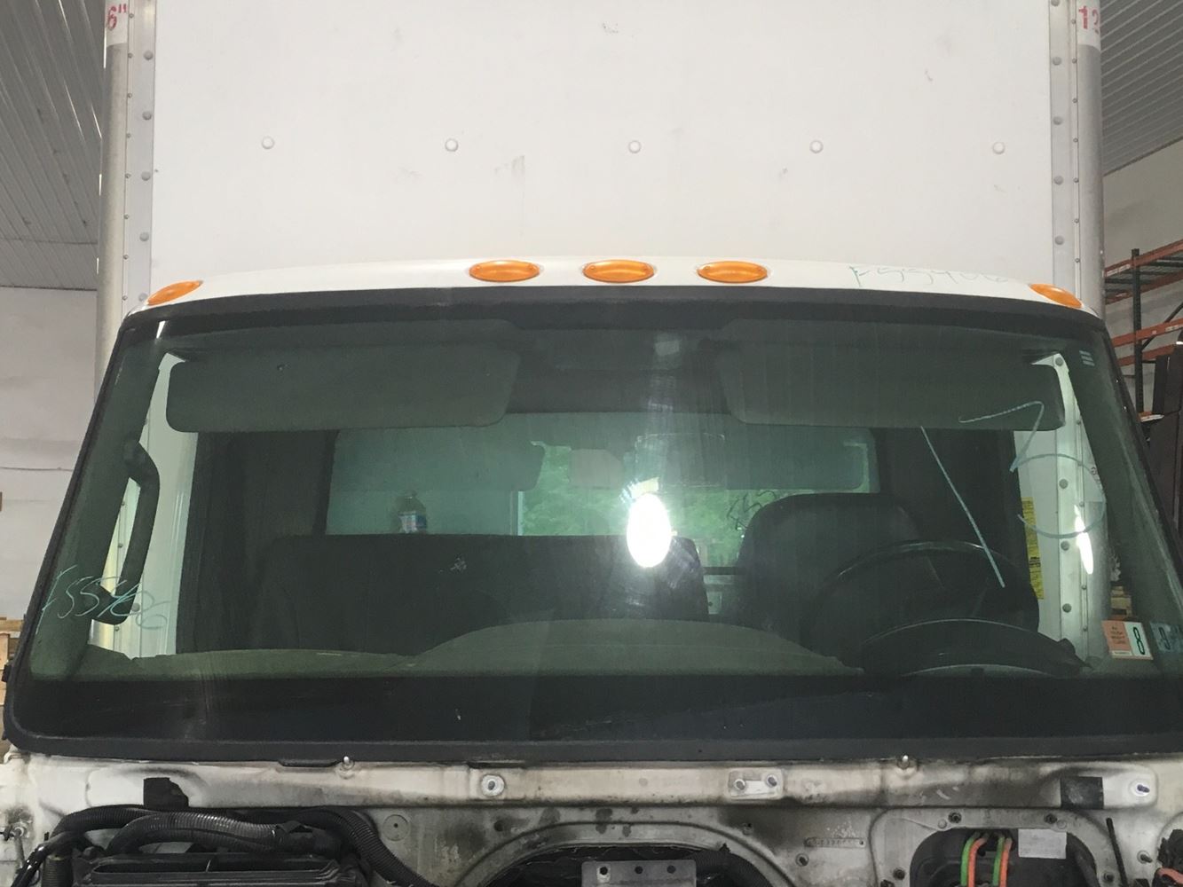 2013 International 4300 (Stock #P-5307) | Windshield Glass | TPI