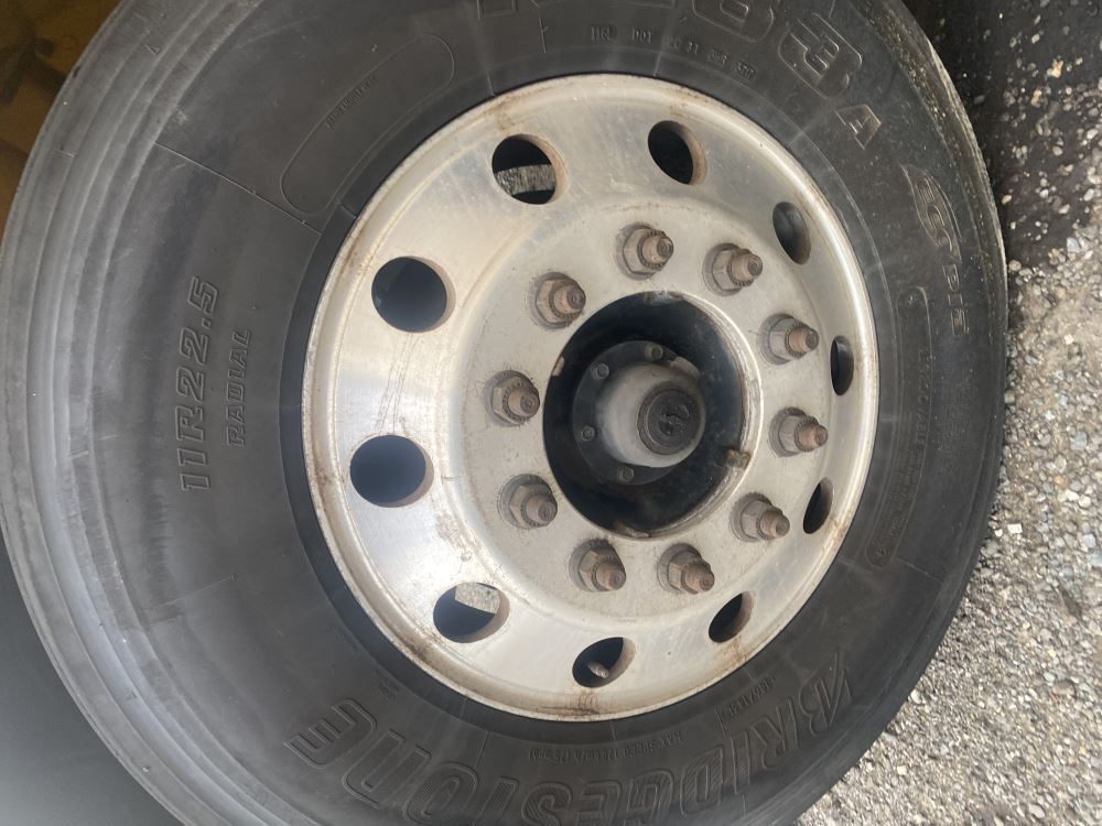 2013 International DuraStar 4300 (Stock P17428) Front Axles