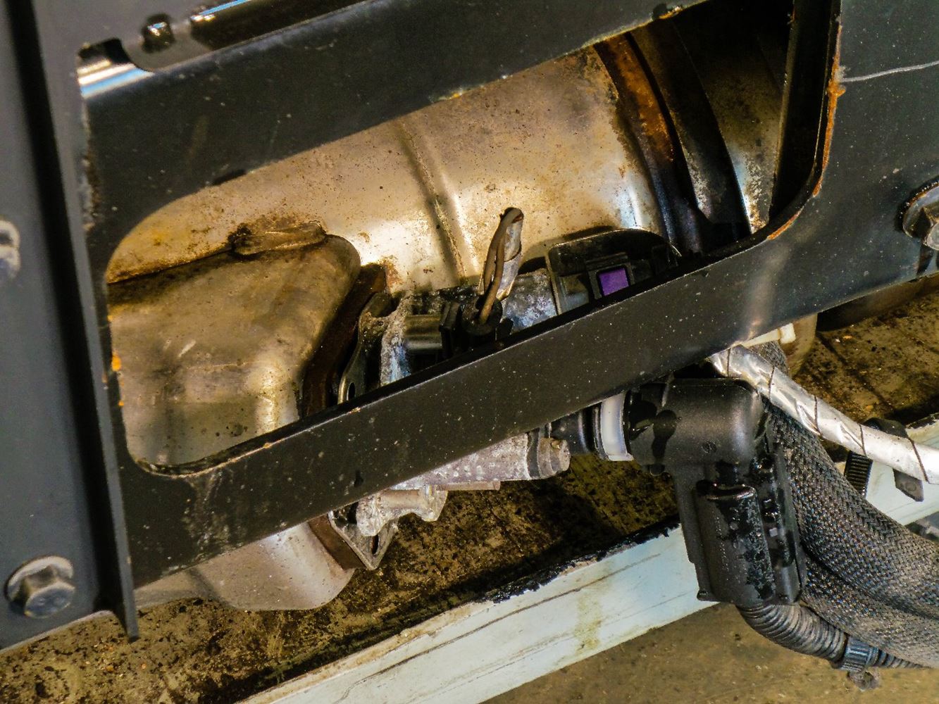 2013 Volvo VNL (Stock #P-9363) | Diesel Particulate Filter (DPF) | TPI