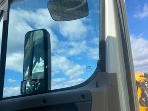 Used 2014 Freightliner Cascadia 113 Door Window (Stock #P-13258)) Part Image