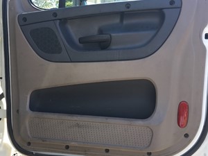 Used 2014 Freightliner Cascadia 113 Door (Stock #P-7937)) Part Image