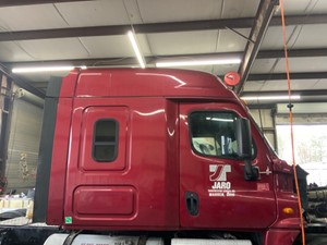 Used 2014 Freightliner Cascadia 125 Cab (Stock #P-20019)) Part Image