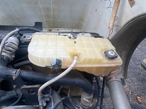 Used 2014 Peterbilt 367 Coolant Reservoir (Stock #P-11854)) Part Image