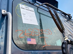Used 2015 Freightliner Cascadia 113 Back Window (Stock #P-12191)) Part Image