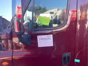 Used 2015 Freightliner Cascadia 125 Door (Stock #P-31982)) Part Image