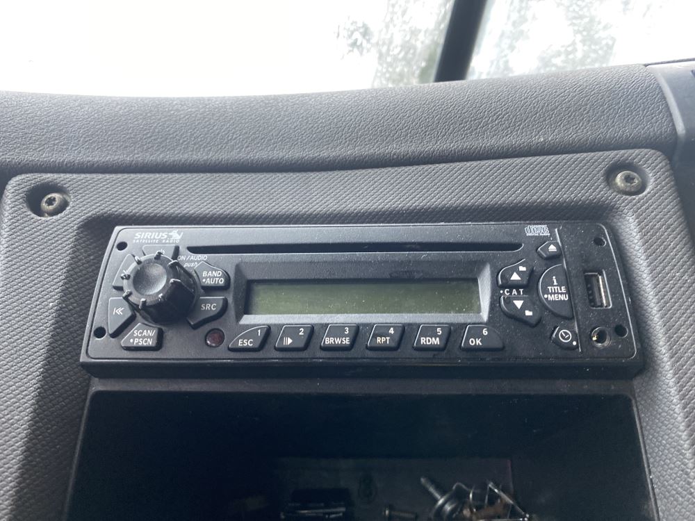2015 Freightliner Cascadia 125 (Stock P18634) Radios TPI