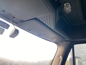 Used 2015 Freightliner Cascadia 125 Sun Visor (Stock #P-20392)) Part Image