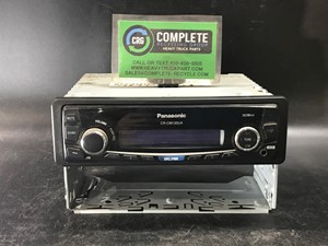 Used 2015 Radio (Stock #P-10692)) Part Image