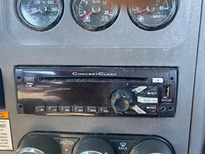 Used 2015 Peterbilt 567 Radio (Stock #P-23131)) Part Image