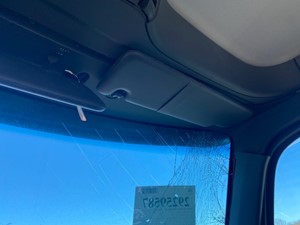 Used 2015 Peterbilt 567 Sun Visor (Stock #P-23134)) Part Image