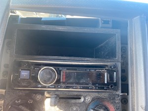 Used 2016 Chevrolet 4500/4500HD Radio (Stock #P-12106)) Part Image