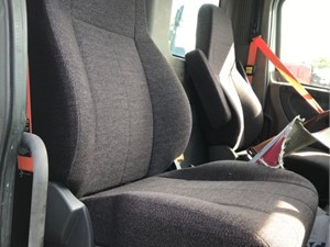 Used 2016 Freightliner Cascadia 125 Seat (Stock #P-24266)) Part Image