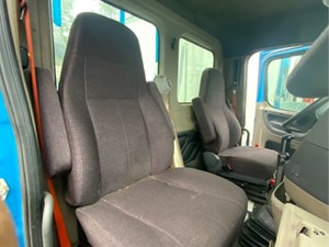 Used 2016 Freightliner Cascadia 125 Seat (Stock #P-26916)) Part Image