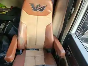 Used 2016 Western Star 5700 Seat (Stock #P-38634)) Part Image