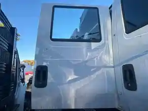 Used 2017 International DuraStar 4300 Door (Stock #P-33711)) Part Image