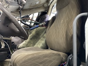 Used 2018 Volvo VNL Seat (Stock #P-16406)) Part Image