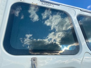 Used 2019 Freightliner Cascadia 113 Back Window (Stock #P-13308)) Part Image