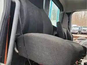 Used 2019 Freightliner Cascadia 126 Seat (Stock #P-38409)) Part Image