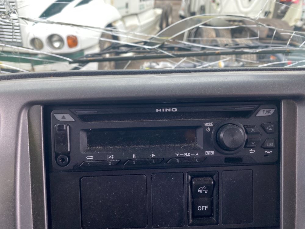 2020 Hino 268 (Stock P23958) Radios TPI