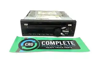 Used Radio (Stock #P-45549)) Part Image