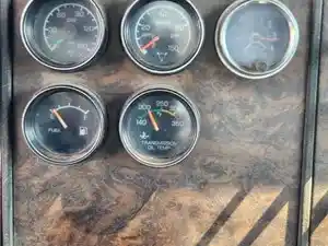 Used 1988 Kenworth T800 Instrument Cluster (Stock #P-104523)) Part Image