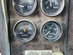 Used 1988 Kenworth T800 Instrument Cluster (Stock #P-104518)) Part Image