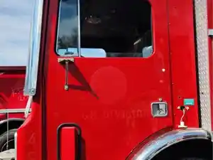 Used 1989 Mack MC688FC Cab (Stock #P-500101)) Part Image