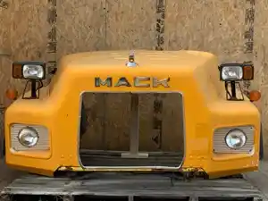 Used 1992 Mack DM688S Hood (Stock #P-53340)) Part Image