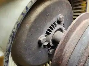 Used 1995 Ford 7.0L Fan Clutch/Hub (Stock #P-109280)) Part Image