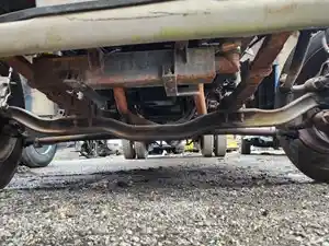 Used 1995 Ford F700 Front Axle, Complete (Stock #P-109241)) Part Image