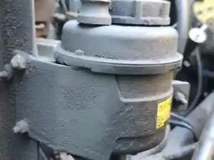 Used 1995 International 4900 Power Steering Reservoir (Stock #P-73690)) Part Image