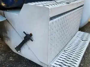 Used 1996 Peterbilt 378 Battery Box Cover (Stock #P-112369)) Part Image