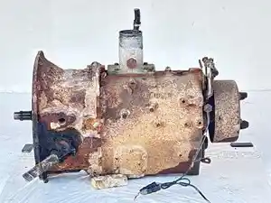 Used 1996 Spicer/TTC ES56-5A Transmission Assy (Stock #P-31648)) Part Image