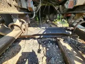 Used 1997 Ford LT9513 LOUISVILLE 113 Front Axle, Complete (Stock #P-110401)) Part Image